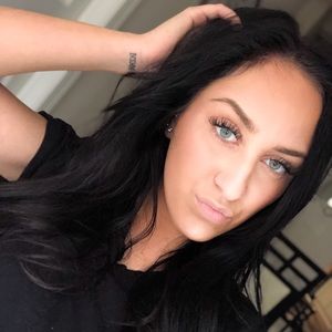 Meet your Posher, Lexi